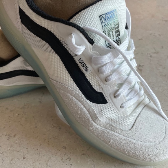 Vans Ave Pro Blanc de Blanc White and Black Sneakers, Men size 7.5 Women size 9 - Picture 1 of 7